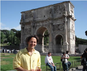 Rich in front of the Arch of Constantine